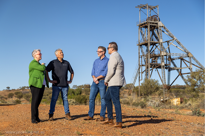 Hydrostor Team Having a Conversation